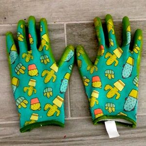 Cactus 🌵 gardening gloves 🧤